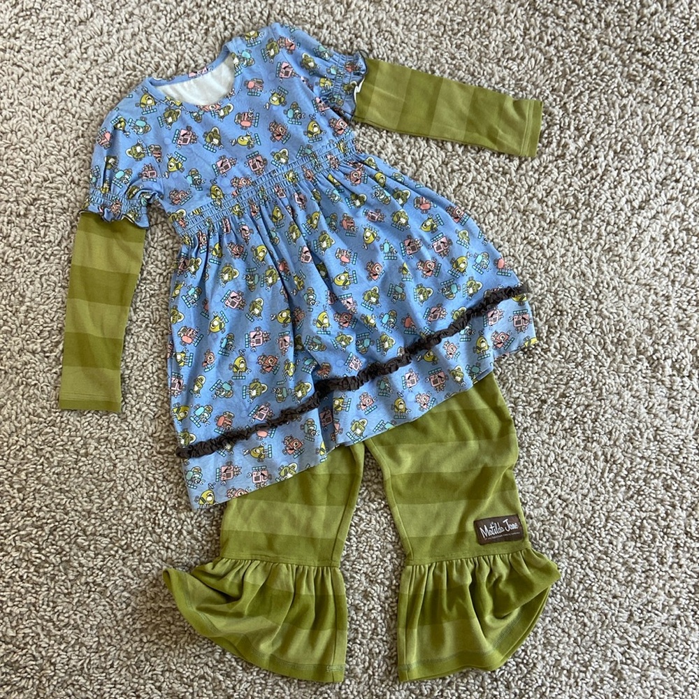 Matilda Jane Beautiful New Set size 4 girls. Robot dress, striped ruffle pants.